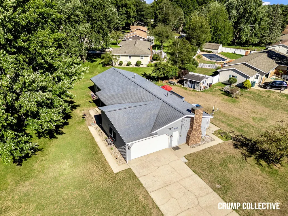 5010 Dorset Lane Norton Shores City, MI 49441