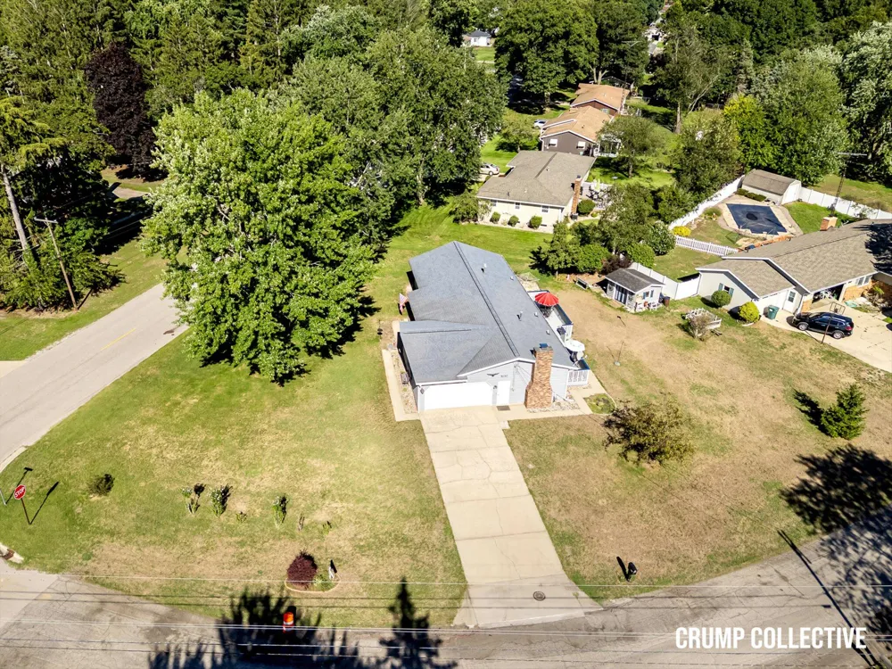 5010 Dorset Lane Norton Shores City, MI 49441