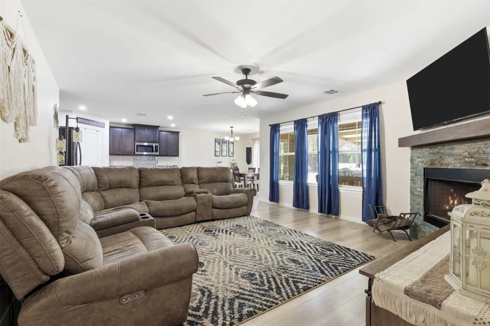 4100 Peak Road Granbury, TX 76048