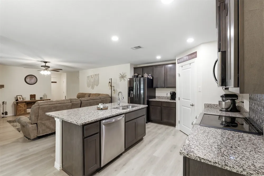 4100 Peak Road Granbury, TX 76048