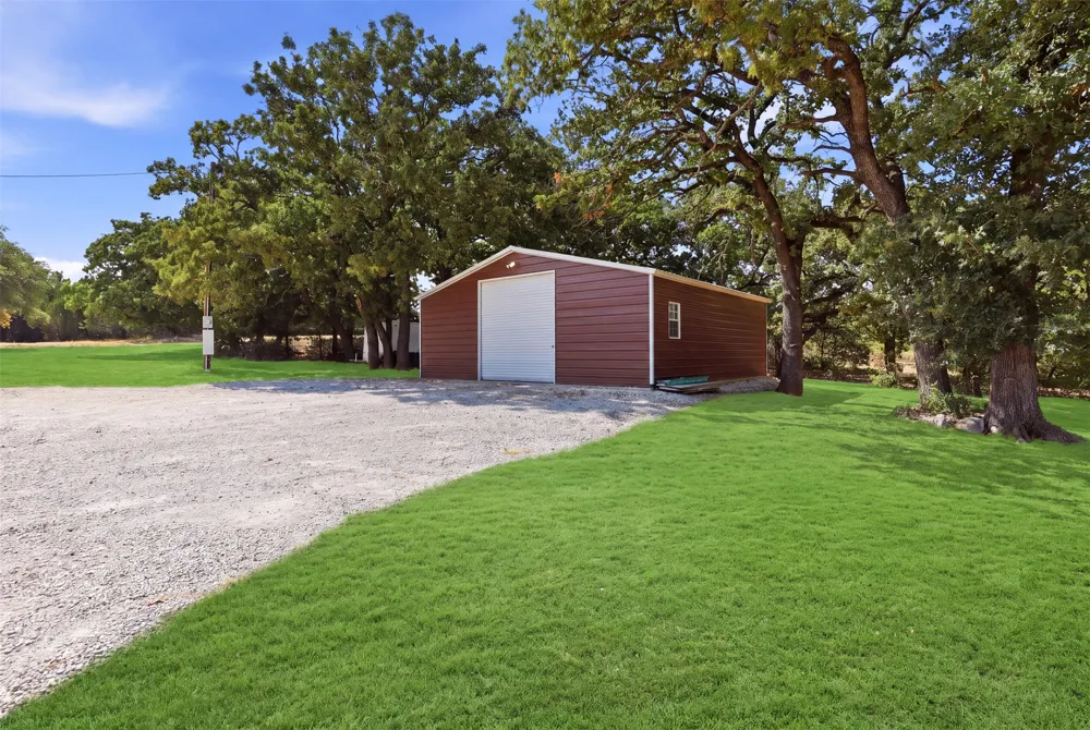 4100 Peak Road Granbury, TX 76048