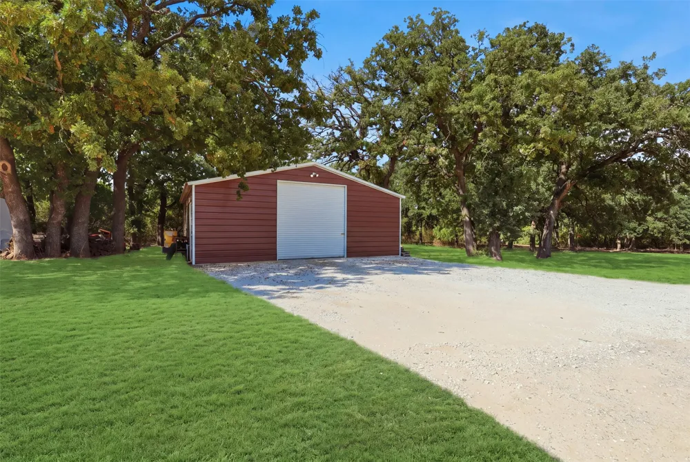 4100 Peak Road Granbury, TX 76048