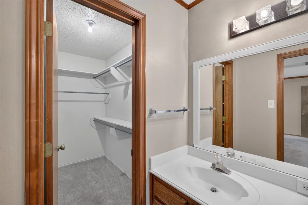 1217 Stonelake Drive Cleburne, TX 76033