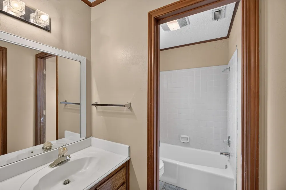 1217 Stonelake Drive Cleburne, TX 76033