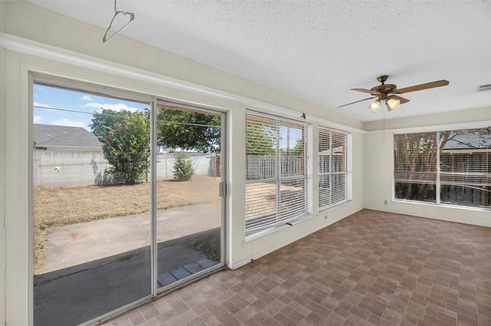 1217 Stonelake Drive Cleburne, TX 76033