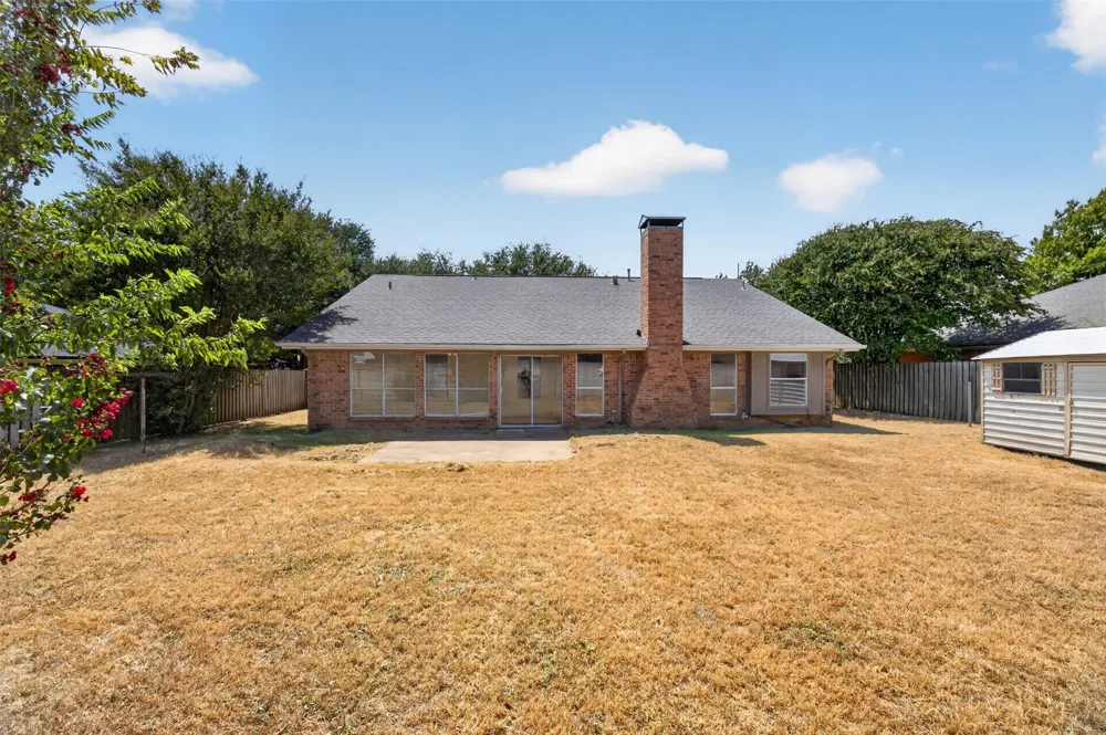 1217 Stonelake Drive Cleburne, TX 76033