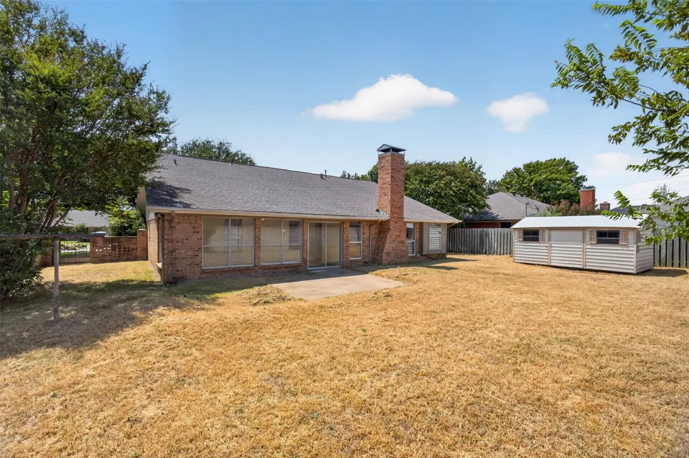1217 Stonelake Drive Cleburne, TX 76033