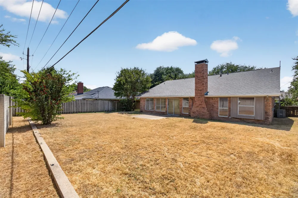 1217 Stonelake Drive Cleburne, TX 76033