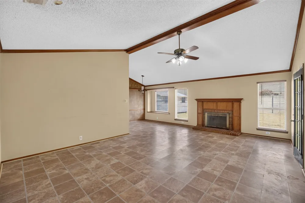1217 Stonelake Drive Cleburne, TX 76033