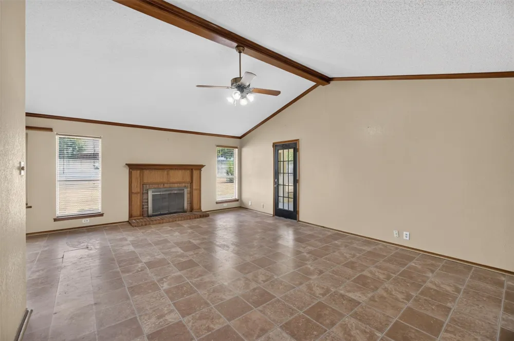 1217 Stonelake Drive Cleburne, TX 76033