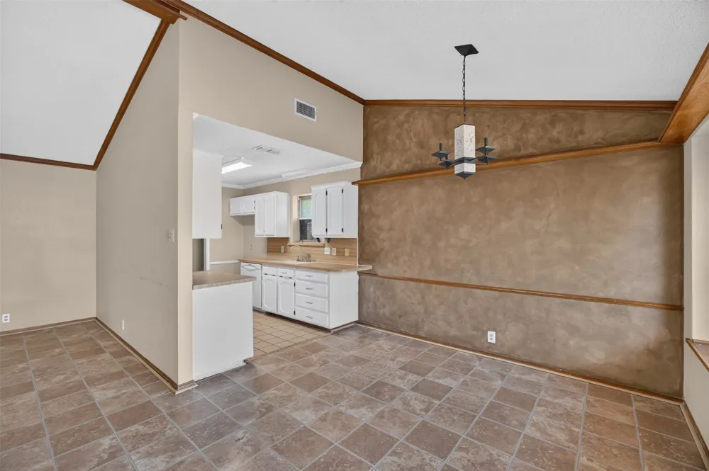 1217 Stonelake Drive Cleburne, TX 76033