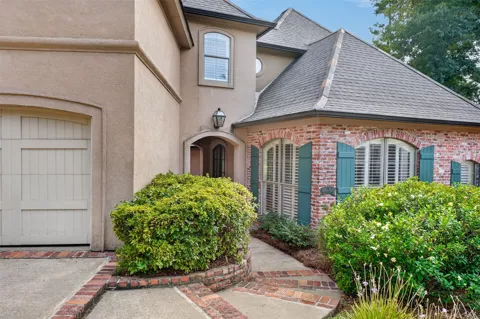 18 Beaux Rivages Drive