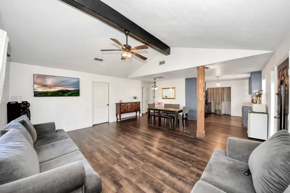 271 Trails End Drive Cleveland, TX 77328
