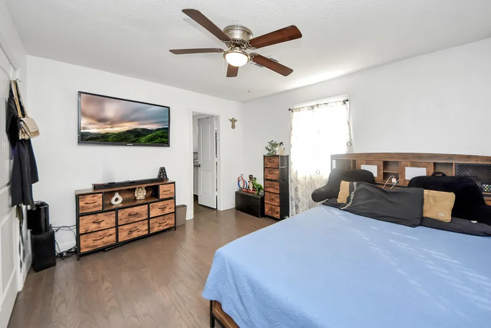 271 Trails End Drive Cleveland, TX 77328