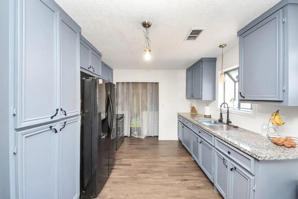 271 Trails End Drive Cleveland, TX 77328