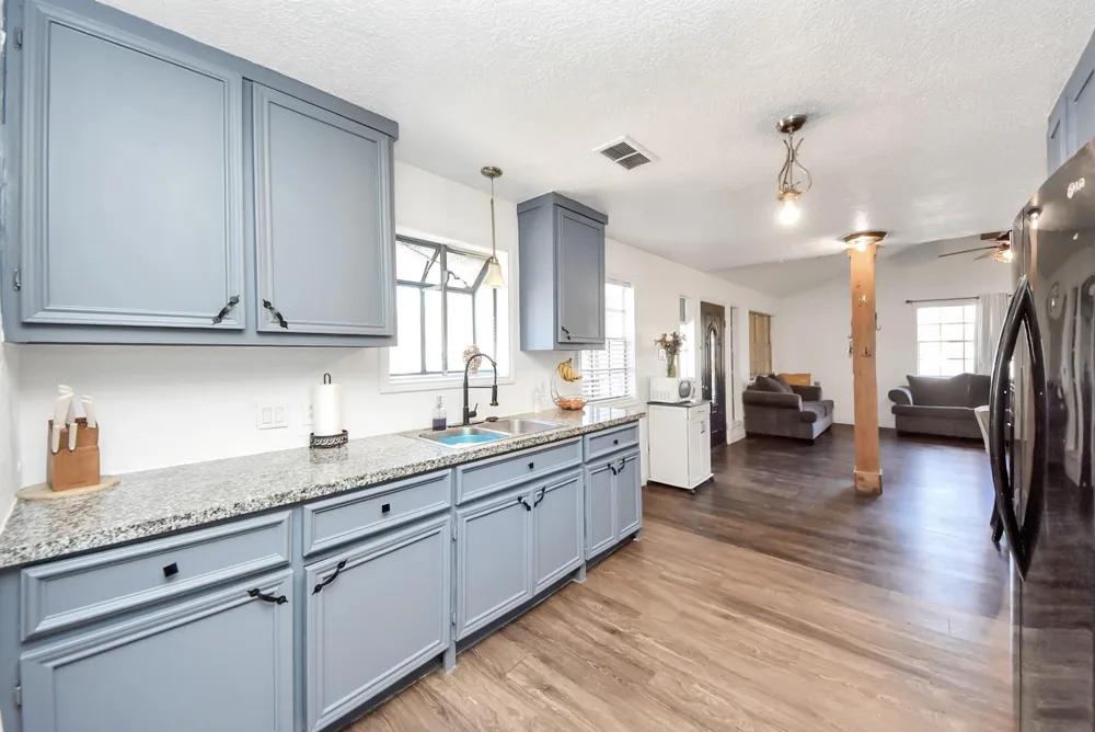 271 Trails End Drive Cleveland, TX 77328