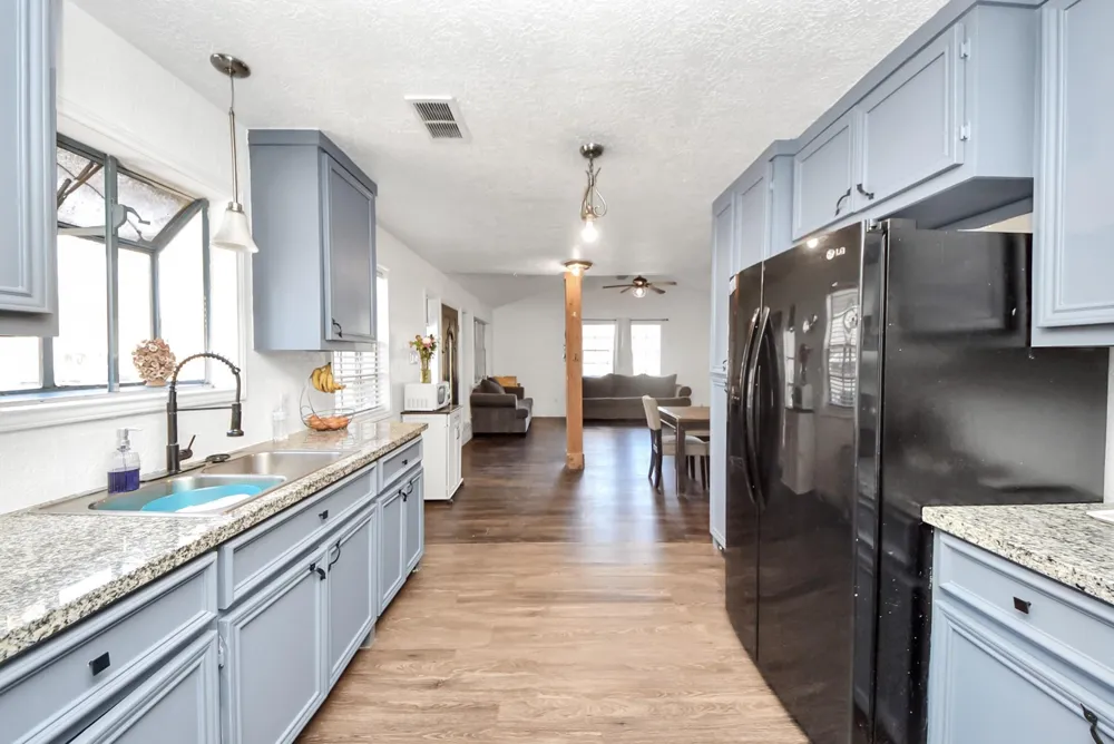 271 Trails End Drive Cleveland, TX 77328