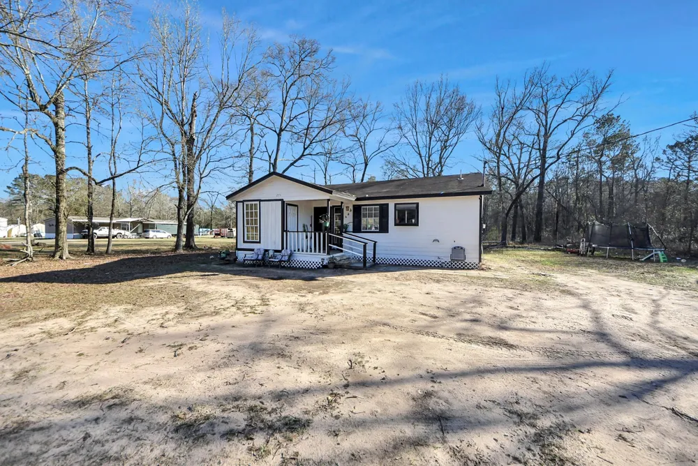 271 Trails End Drive Cleveland, TX 77328