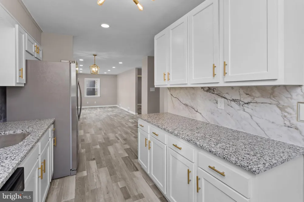 121 MCCLELLAN AVENUE Hamilton, NJ 08610