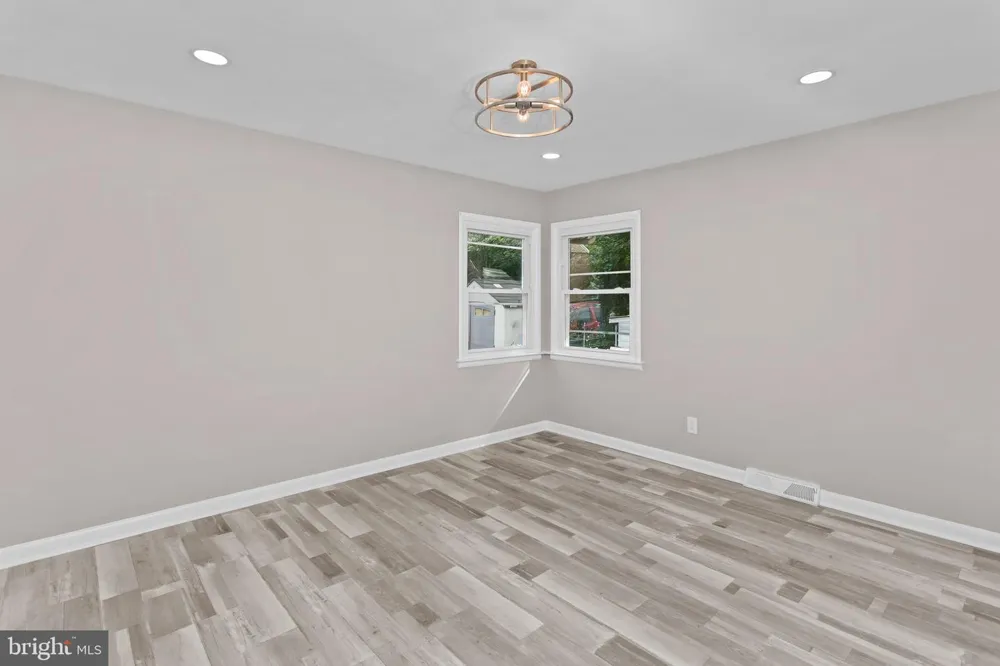 121 MCCLELLAN AVENUE Hamilton, NJ 08610