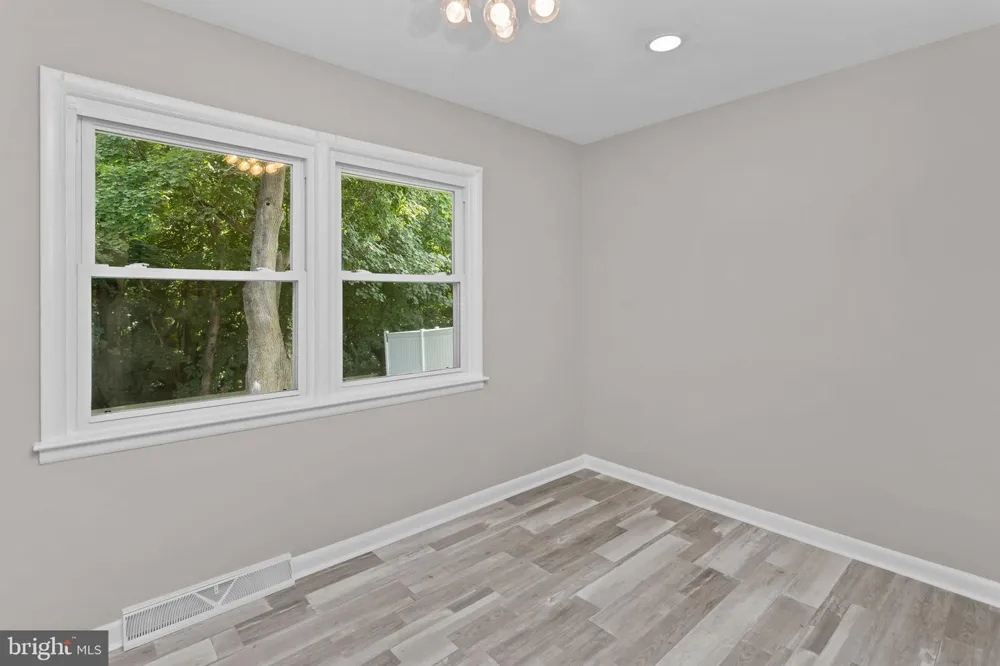 121 MCCLELLAN AVENUE Hamilton, NJ 08610