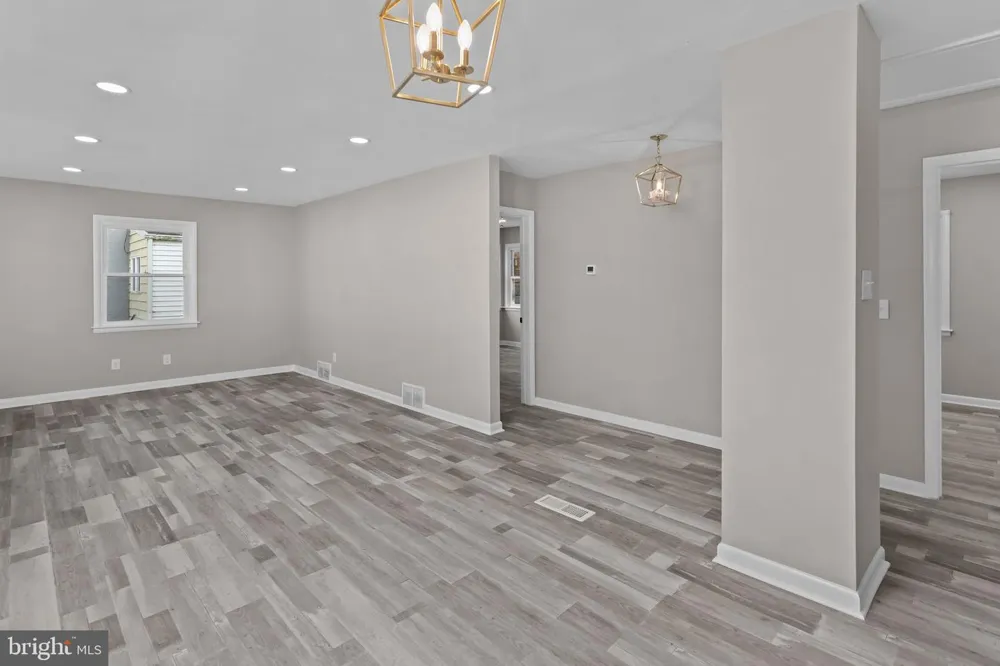 121 MCCLELLAN AVENUE Hamilton, NJ 08610