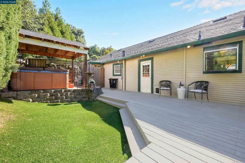 30 Bishop Crockett, CA 94525