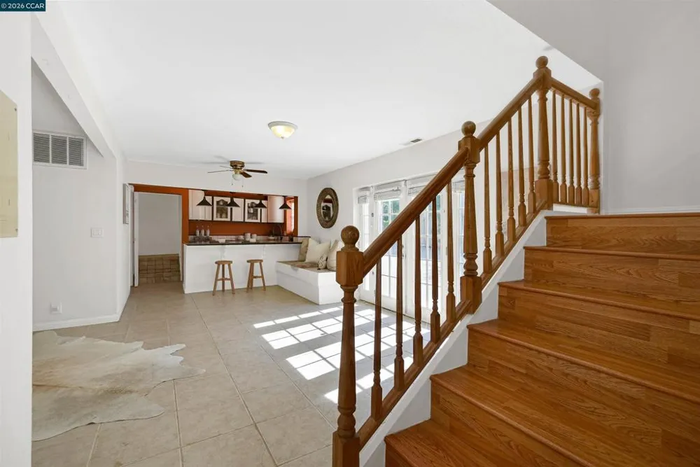 30 Bishop Crockett, CA 94525