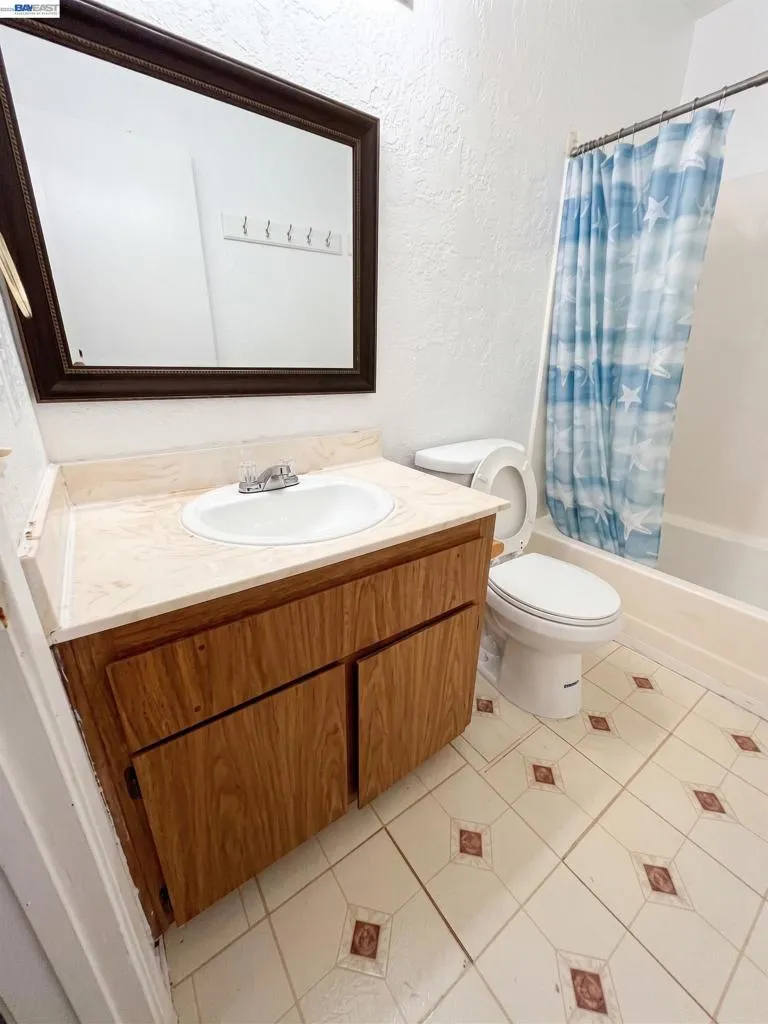 506 Marina Way Richmond, CA 94801