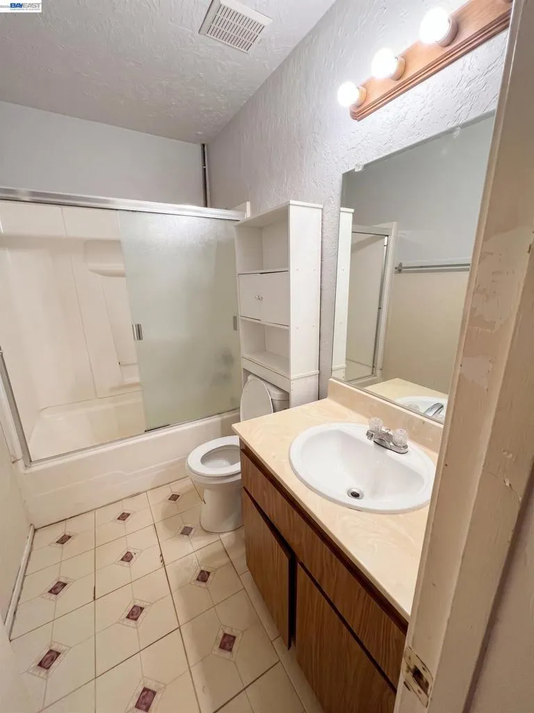 506 Marina Way Richmond, CA 94801