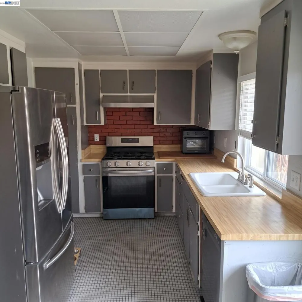 506 Marina Way Richmond, CA 94801