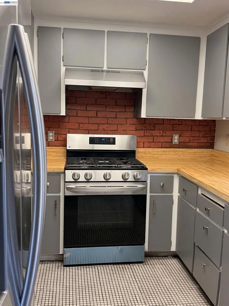 506 Marina Way Richmond, CA 94801