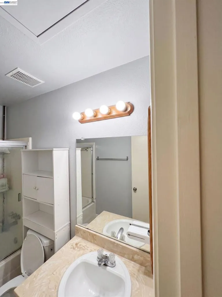 506 Marina Way Richmond, CA 94801