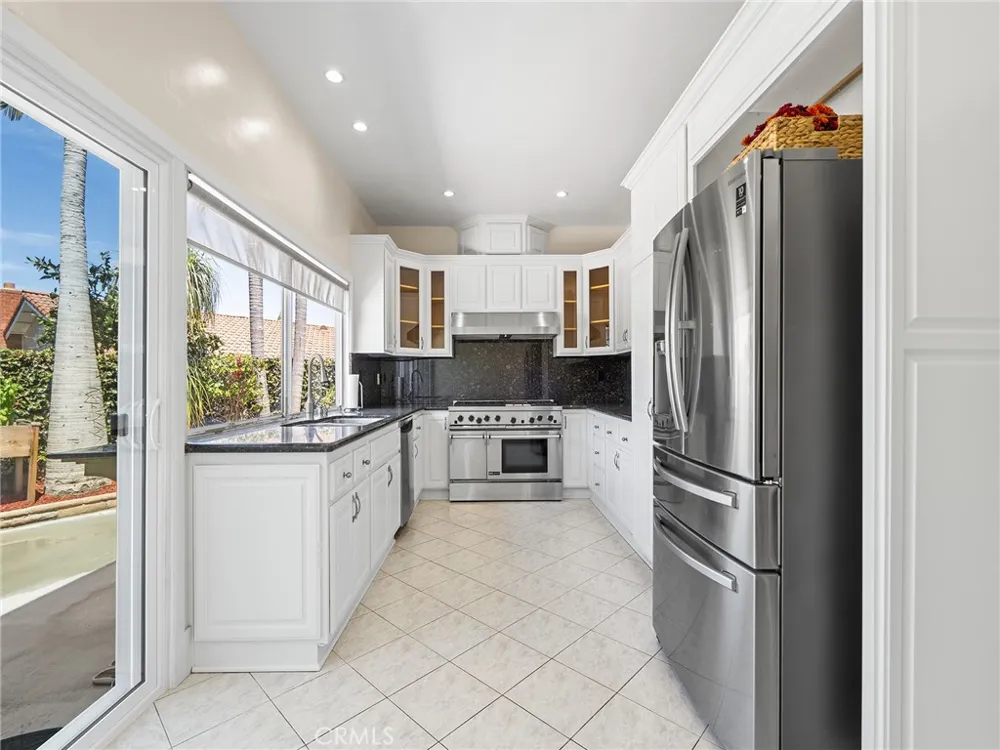 3561 Dahlia Circle Seal Beach, CA 90740