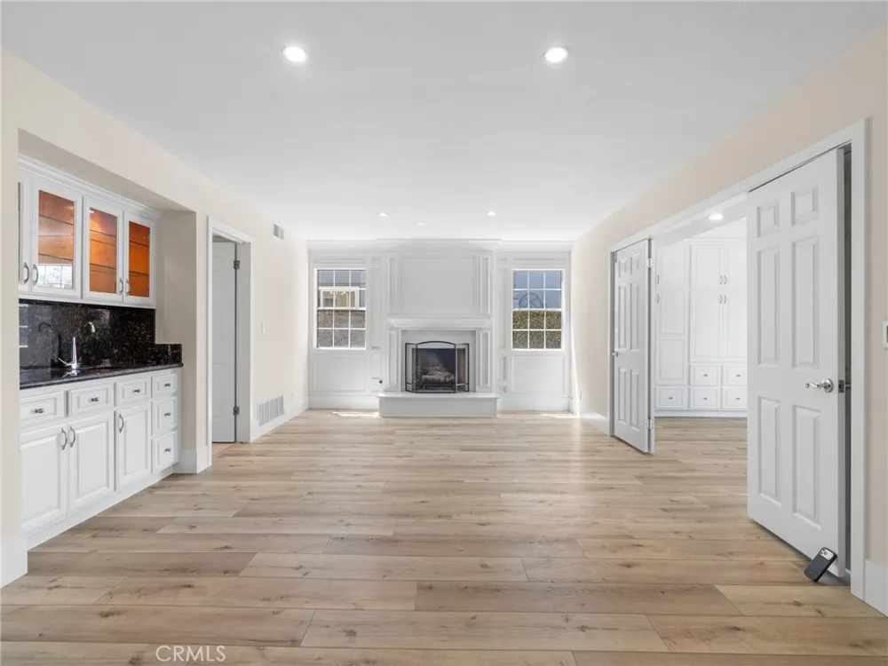 3561 Dahlia Circle Seal Beach, CA 90740