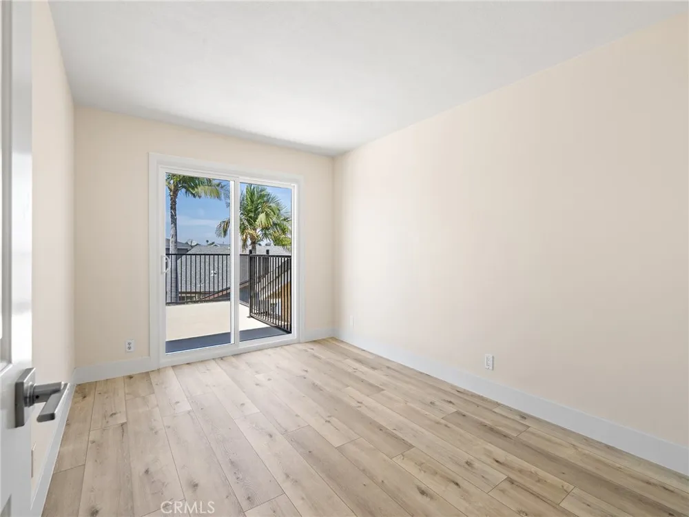 3561 Dahlia Circle Seal Beach, CA 90740
