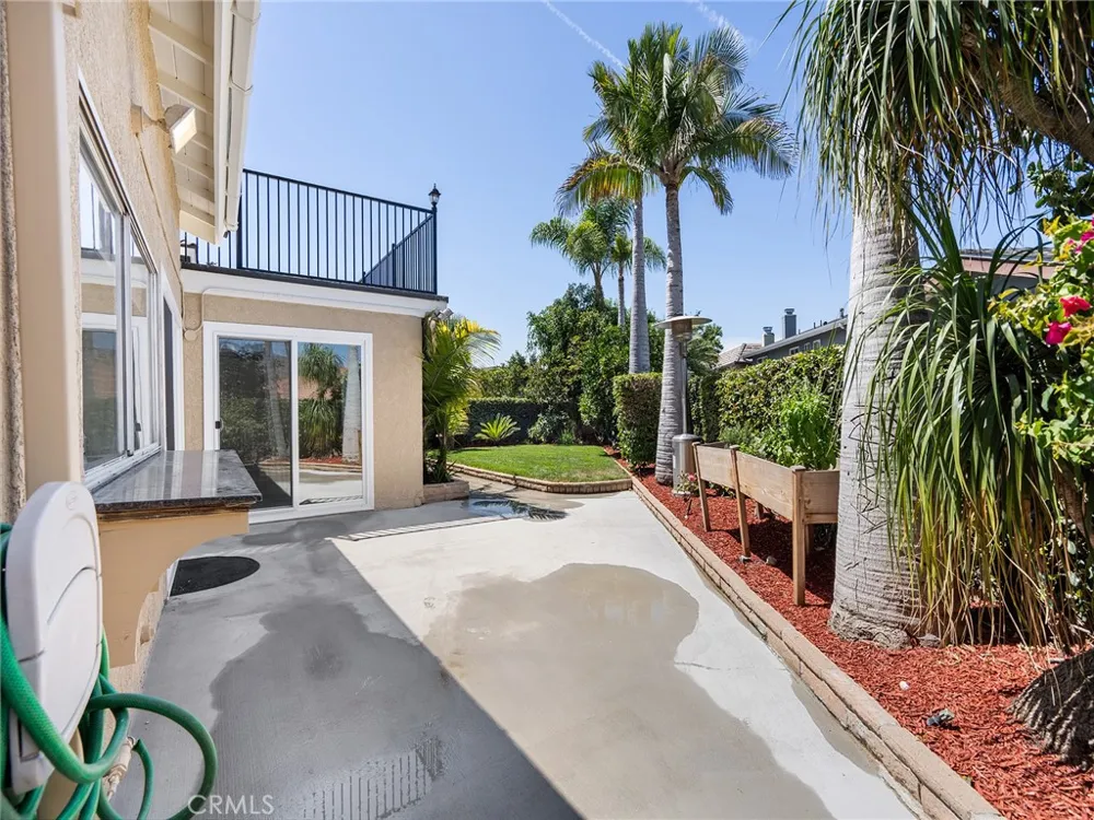 3561 Dahlia Circle Seal Beach, CA 90740