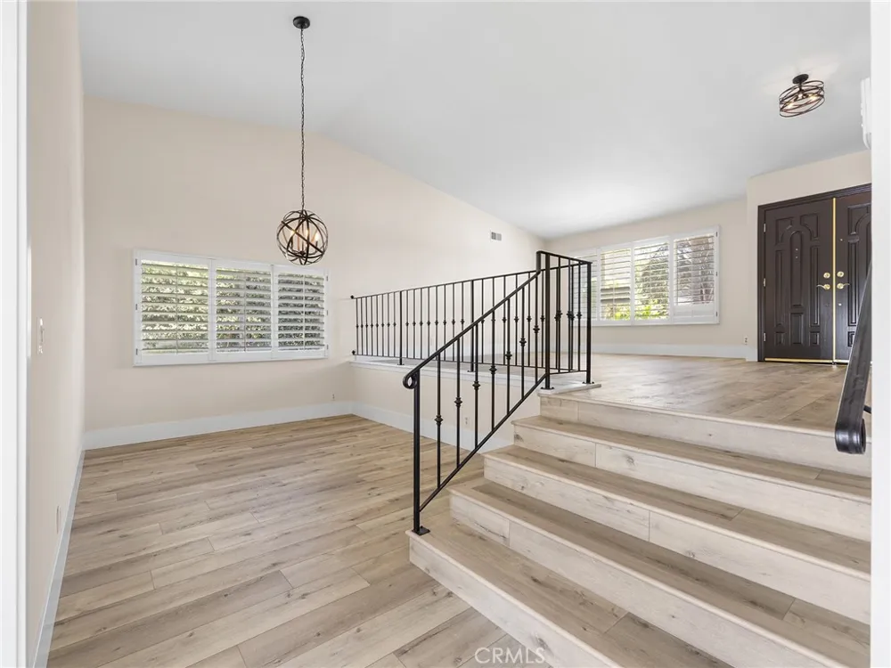3561 Dahlia Circle Seal Beach, CA 90740