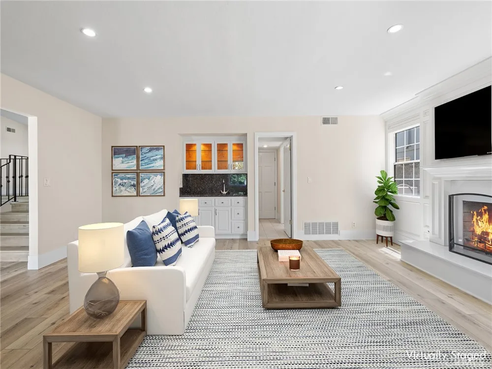 3561 Dahlia Circle Seal Beach, CA 90740