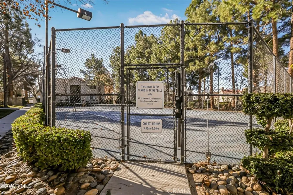 2805 W Avenue K12 Apt#143 Lancaster, CA 93536
