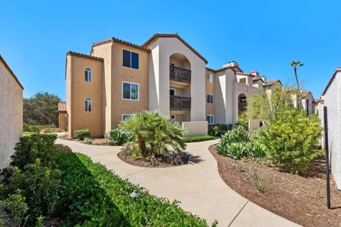 7130 Shoreline Dr #1208
