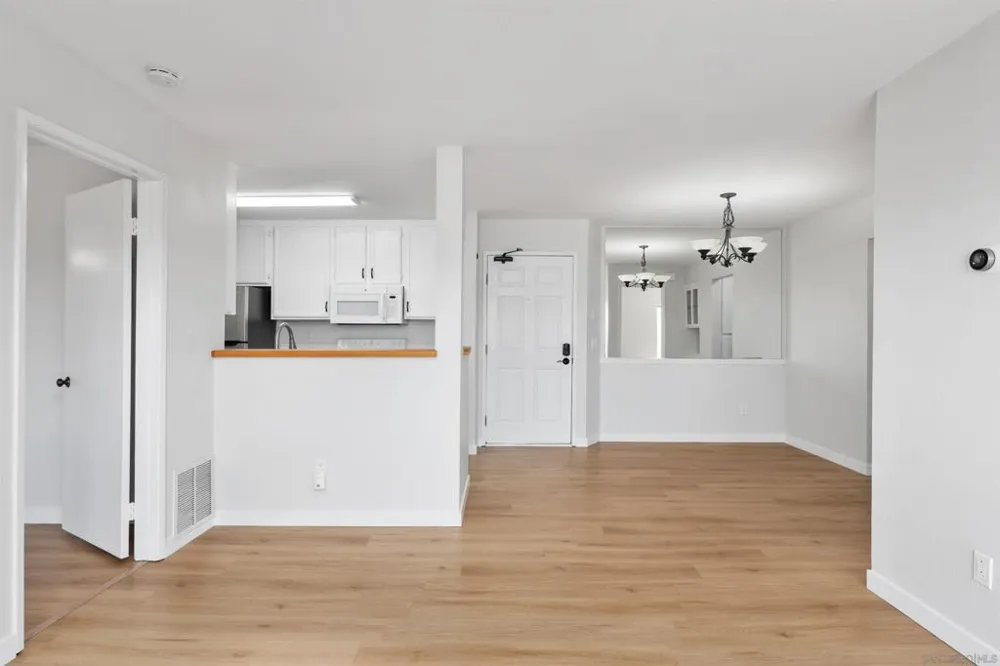 7130 Shoreline Dr #1208 San Diego, CA 92122