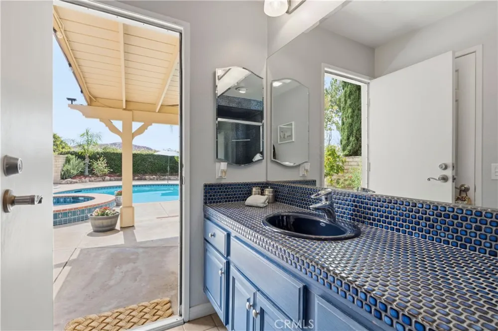 28362 Contessa Avenue Saugus, CA 91350