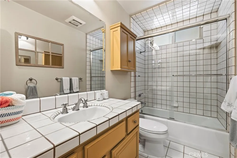 28362 Contessa Avenue Saugus, CA 91350