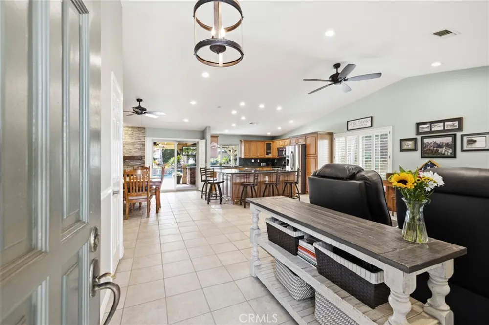 28362 Contessa Avenue Saugus, CA 91350