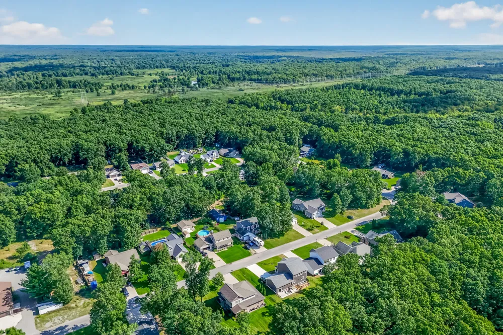 2525 Chestnut Trail Muskegon, MI 49442