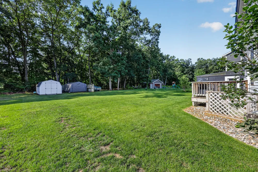2525 Chestnut Trail Muskegon, MI 49442
