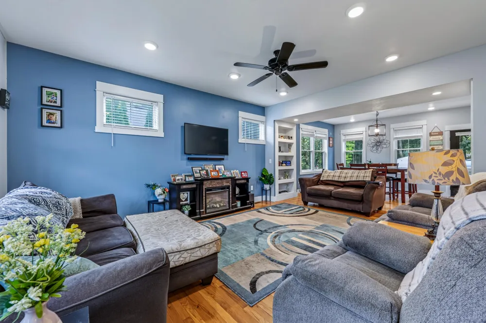 2525 Chestnut Trail Muskegon, MI 49442