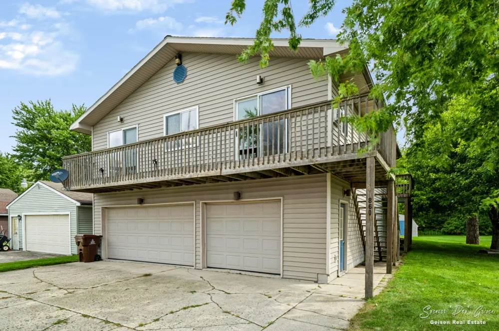 8601 Hidden Trail Orleans, MI 48865