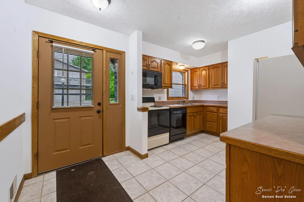 8601 Hidden Trail Orleans, MI 48865